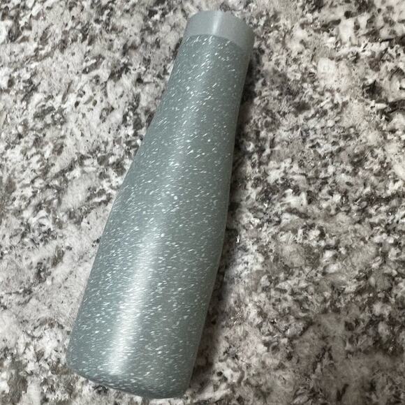 Lululemon Light Green Back to Life Sport Bottle, 24 Ounces - Picture 3 of 10